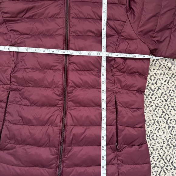 Amazon Essentials Women's, Red/Burgundy Lightweight, Long-Sleeve, Medium - Picture 7 of 9